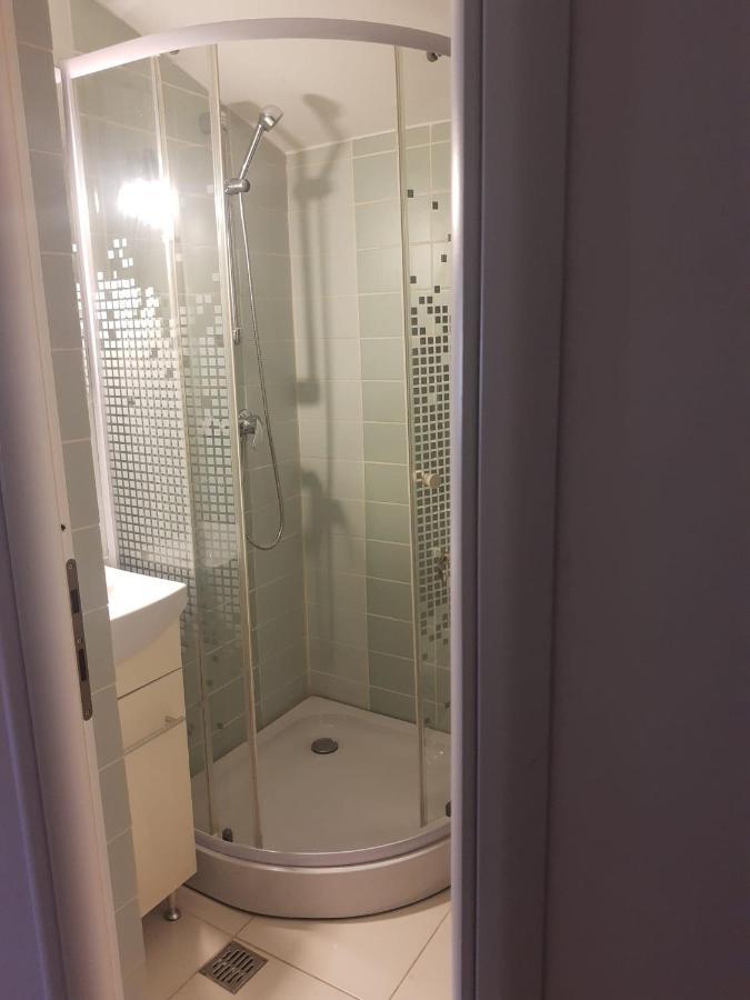 Apartament 3 Camere Рымнику-Вылча Экстерьер фото