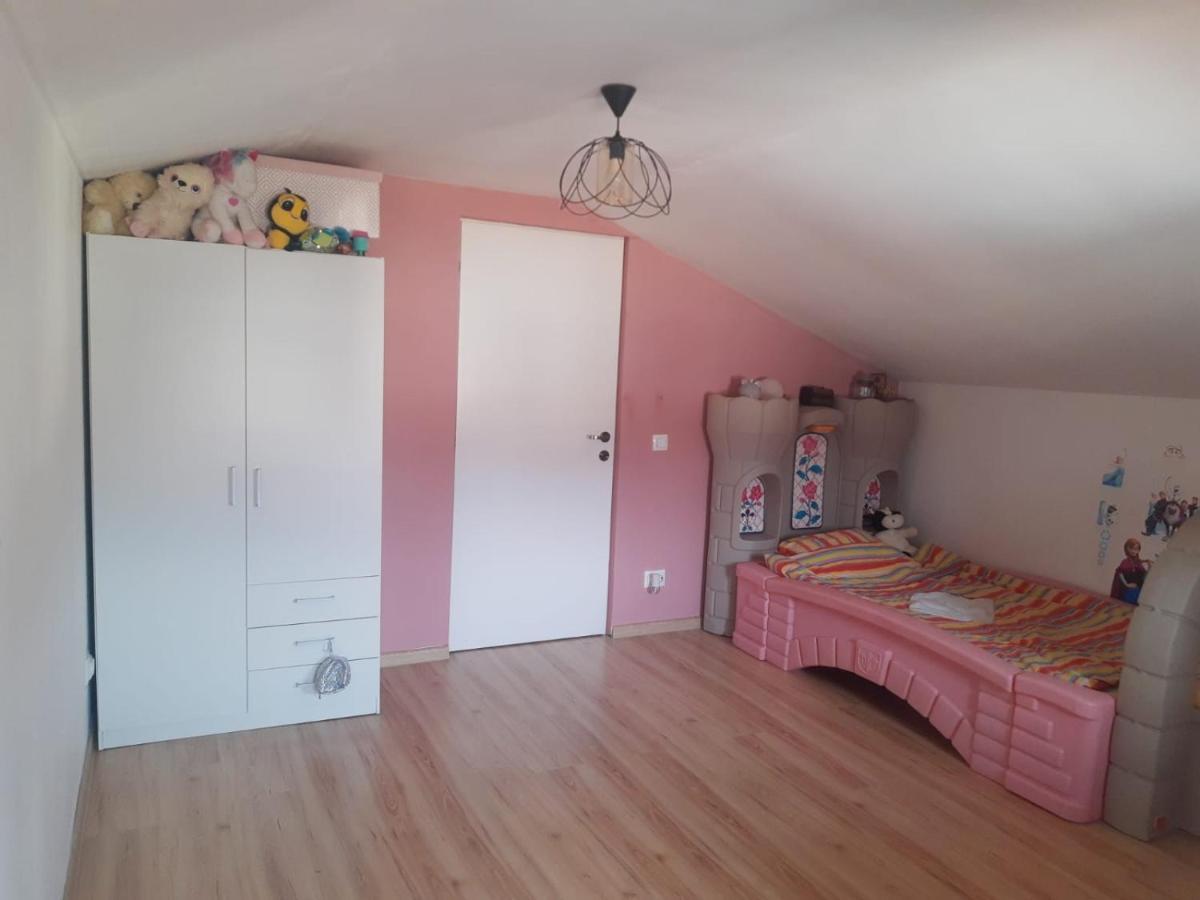 Apartament 3 Camere Рымнику-Вылча Экстерьер фото