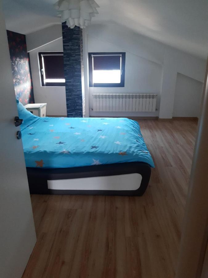 Apartament 3 Camere Рымнику-Вылча Экстерьер фото